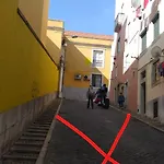 Alfama Very Well-connected * ליסבון