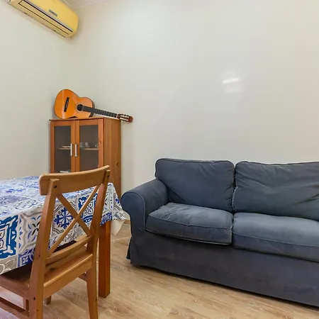 Alfama Very Well-connected דירה