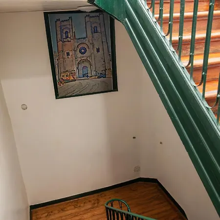 Alfama Very Well-connected *