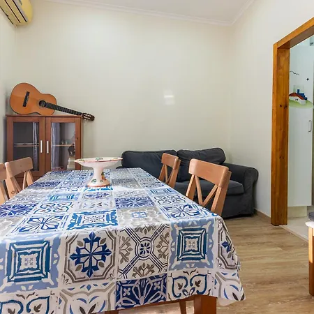 Alfama Very Well-connected